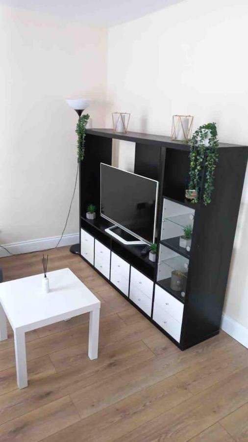 Quiet And Cozy 2 Seperate Bedrooms And 2 Bathroom With Terrace London Exterior foto