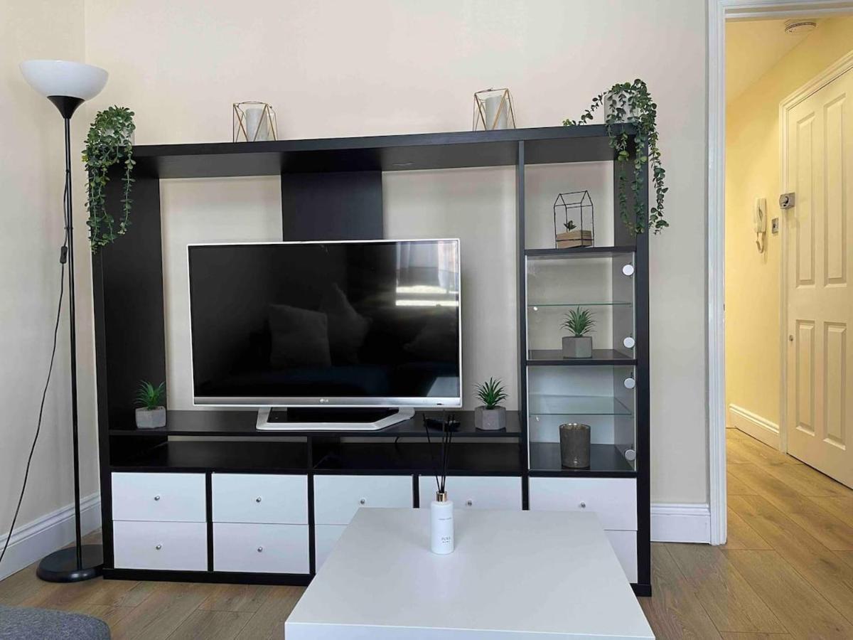 Quiet And Cozy 2 Seperate Bedrooms And 2 Bathroom With Terrace London Exterior foto